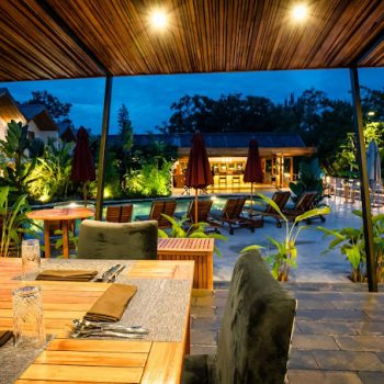 Service haut de gamme dans un cadre chic et moderne à Kigali.